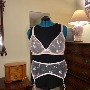 Savage x Fenty 3X FOILED SPRIGS EMBROIDERED NWOT GARTER & Unlined BRA SET-floral